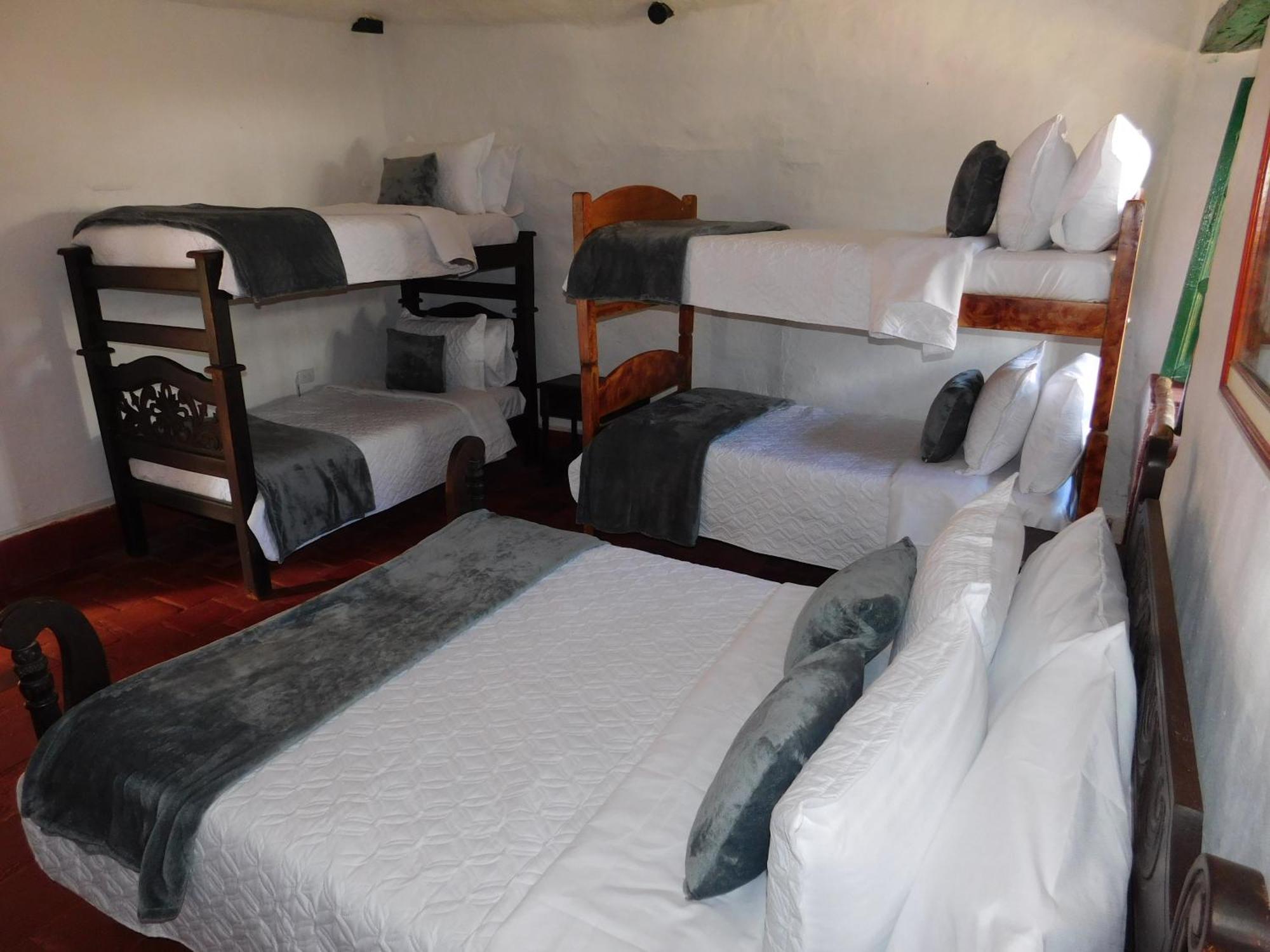 Casa Hotel Paraiso Bella Villa บียาเดเลย์บา ภายนอก รูปภาพ
